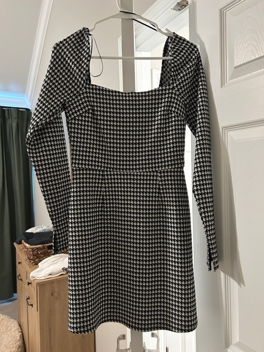NWT Francesca's Mi Ami Houndstooth Long Sleeve Mini Dress